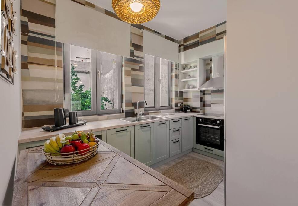Enigma, A Lux And Boho City Apartment Downtown Preveza Exterior photo