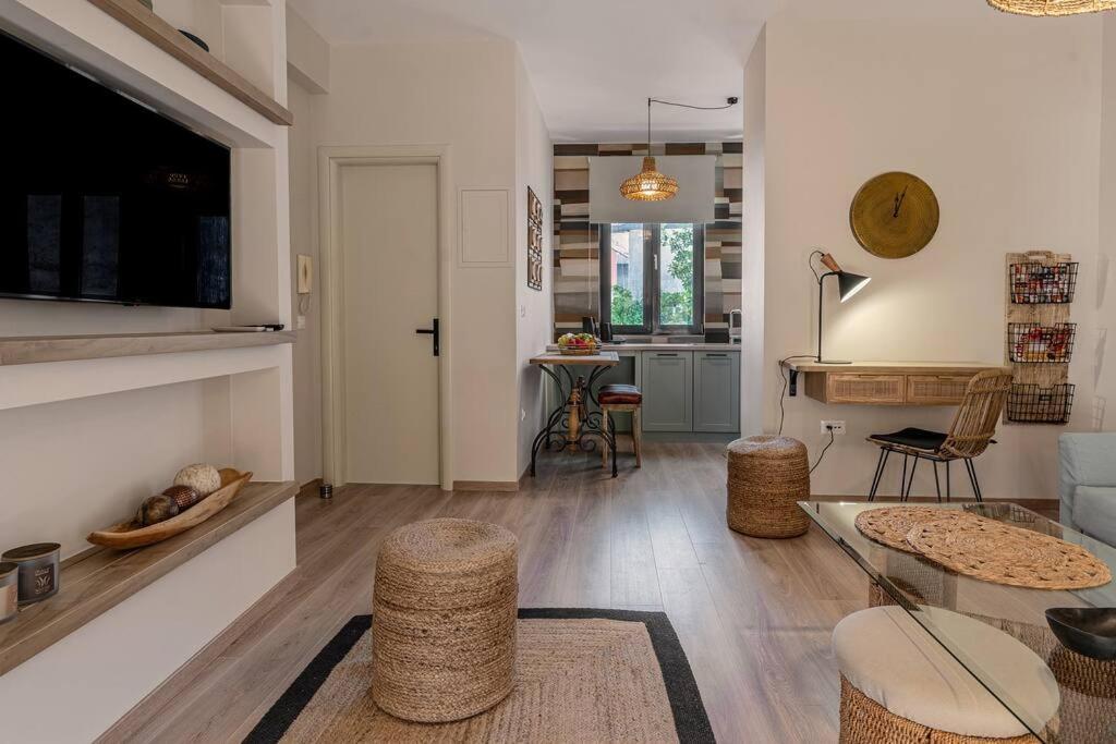 Enigma, A Lux And Boho City Apartment Downtown Preveza Exterior photo
